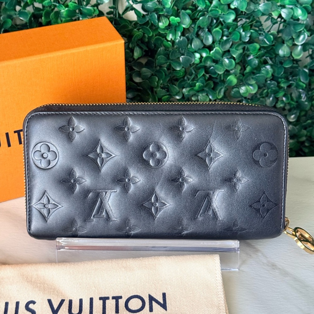 Louis Vuitton Black Monogram Coussin Zipped Lambskin Leather Wallet - Picture 3 of 10